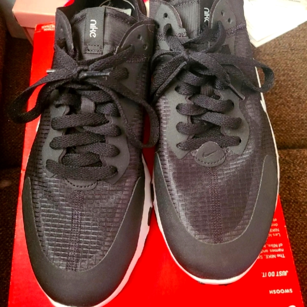 Women's size 11 Nike Renew Lucent